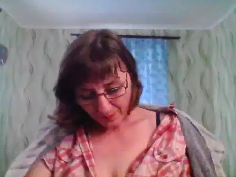 Alisaprice077 online show from April 2026 08:51:02 AM