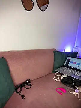 chanell pinkk online show from April 2026 01:28:02 PM