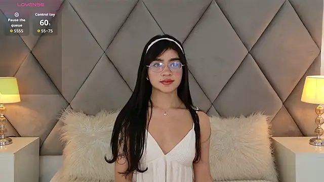 Snapshot of OliviaDiaz chatting on April 2026 08:25:02 PM OliviaDiaz online show from April 2026 08:25:02 PM