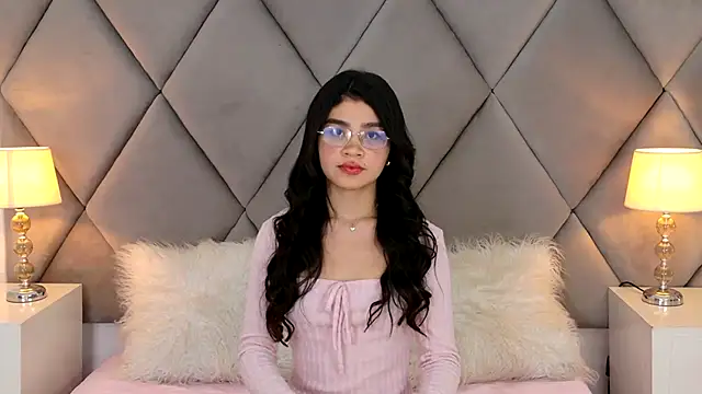 Snapshot of OliviaDiaz chatting on May 2026 01:57:16 AM OliviaDiaz online show from May 2026 01:57:16 AM