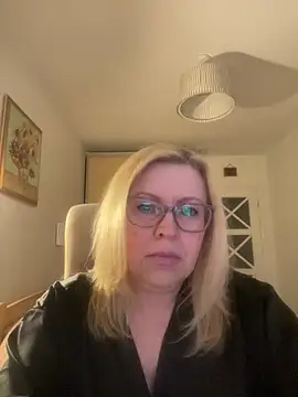 JanieLight53 online show from April 2026 05:07:01 PM