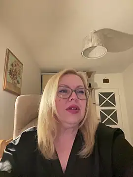 JanieLight53 online show from April 2026 11:16:01 PM