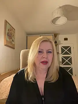 JanieLight53 online show from April 2026 09:39:33 PM