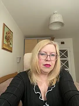 JanieLight53 online show from April 2026 12:41:02 PM