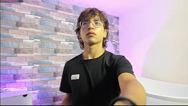 JUSTIN TAY1 online show from March 2026 11:33:02 AM