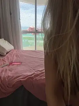 loirahot  online show from March 2026 01:38:02 PM