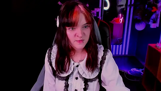 EsterTwilight online show from May 2026 09:10:01 PM