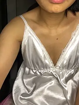 -Lilyn- online show from April 2026 04:42:02 PM