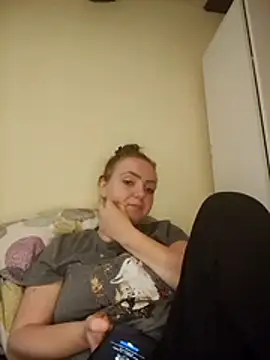 Bella-Monroe online show from April 2026 04:34:01 PM