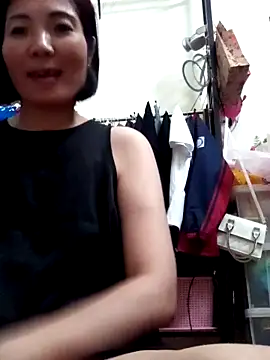 Miinn99 online show from April 2026 04:04:02 PM