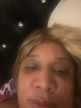 AloraXX online show from March 2026 06:05:02 PM