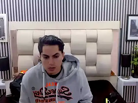 Alex Wolft online show from April 2026 01:36:02 AM