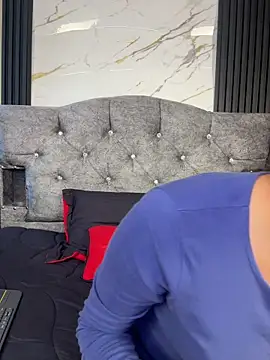 Bunny fire online show from April 2026 07:07:01 PM