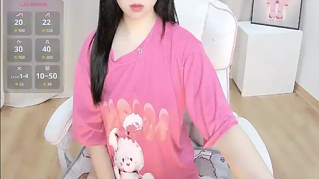 Snapshot of Sweet-Shuna chatting on May 2026 04:13:02 PM Sweet-Shuna online show from May 2026 04:13:02 PM