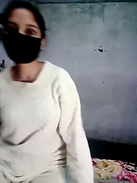 Divya3107 online show from March 2026 02:27:02 AM