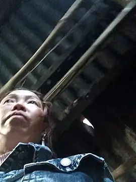 Yellow-pink online show from April 2026 11:02:01 AM