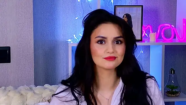 MilaaSweety online show from April 2026 01:19:01 PM