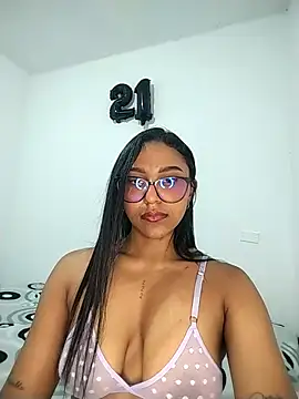 Victoria Gonzalez online show from April 2026 10:48:01 PM