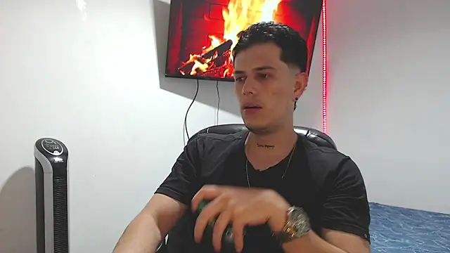 JUAN CAMILOXXX online show from April 2026 04:10:02 AM