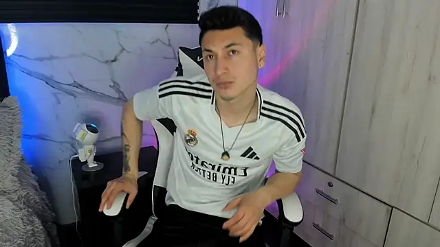 ThiagoFerrero Hot online show from April 2026 04:51:01 PM