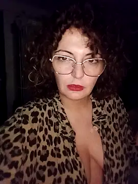 gloww877 online show from April 2026 09:15:02 PM