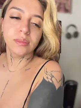 CarolQueen1  online show from April 2026 12:45:02 PM