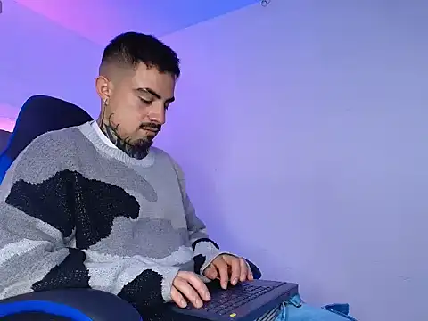 Dallas Whitee online show from March 2026 08:03:01 PM