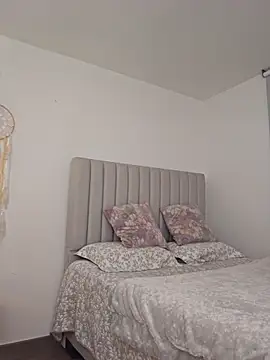 oliviialover online show from April 2026 06:30:01 AM