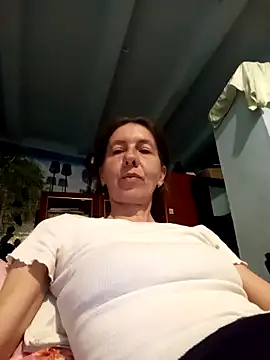 Snapshot of Tania9876 chatting on May 2026 07:33:01 PM Tania9876 online show from May 2026 07:33:01 PM