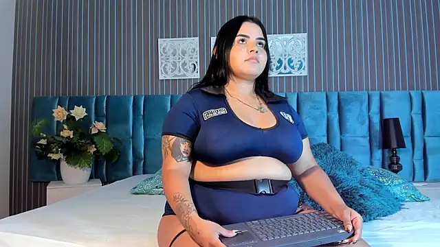 MiiaaVelvet online show from April 2026 08:14:01 PM