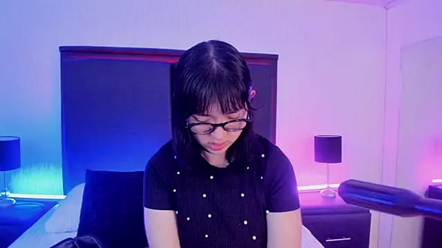 Snapshot of LilithBluum chatting on June 2026 11:36:02 AM LilithBluum online show from June 2026 11:36:02 AM