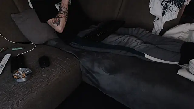 Hottehans88 online show from April 2026 05:02:01 PM