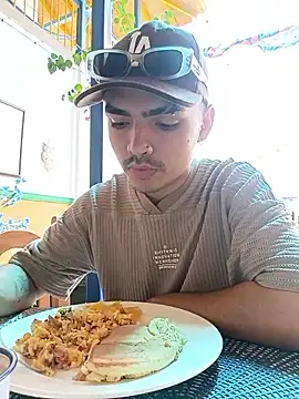 NicoKinggs  online show from April 2026 03:49:02 PM