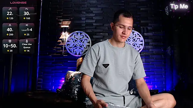 MilanDavid1 online show from April 2026 04:25:01 PM