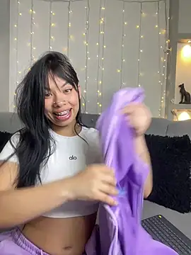 Snapshot of Queen_Chanel_XXX chatting on May 2026 08:15:02 PM Queen Chanel XXX online show from May 2026 08:15:02 PM