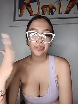 Kitty Loveee online show from June 2026 11:11:02 PM