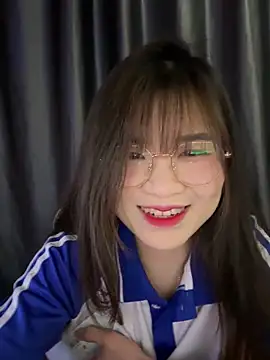 Snapshot of Cum-withyou chatting on May 2026 06:53:01 AM Cum-withyou online show from May 2026 06:53:01 AM