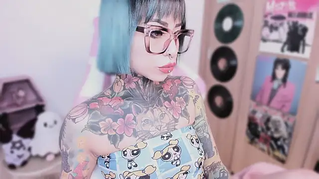 shes creepy online show from March 2026 10:26:01 AM