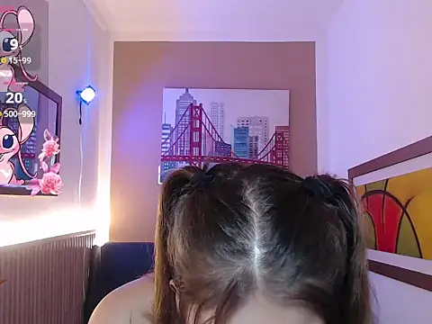 Moonna linnda online show from April 2026 01:49:01 PM