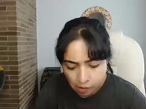 sweet-little online show from March 2026 08:46:02 PM