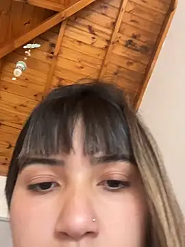 Snapshot of miicbebita chatting on April 2026 03:13:01 PM miicbebita online show from April 2026 03:13:01 PM