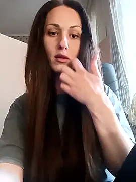 LunaCrystall online show from April 2026 04:08:01 PM