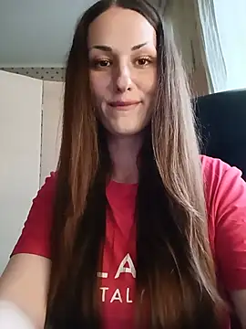 Snapshot of LunaCrystall chatting on May 2026 04:14:02 PM LunaCrystall online show from May 2026 04:14:02 PM