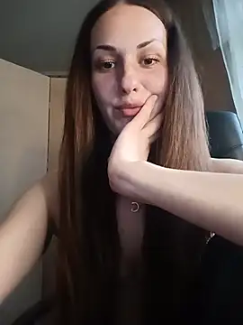 Snapshot of LunaCrystall chatting on May 2026 04:02:02 PM LunaCrystall online show from May 2026 04:02:02 PM