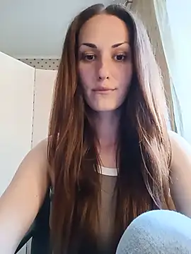 Snapshot of LunaCrystall chatting on May 2026 03:39:01 PM LunaCrystall online show from May 2026 03:39:01 PM
