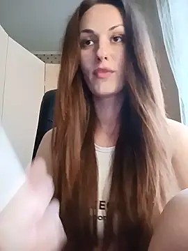 Snapshot of LunaCrystall chatting on June 2026 04:01:01 PM LunaCrystall online show from June 2026 04:01:01 PM