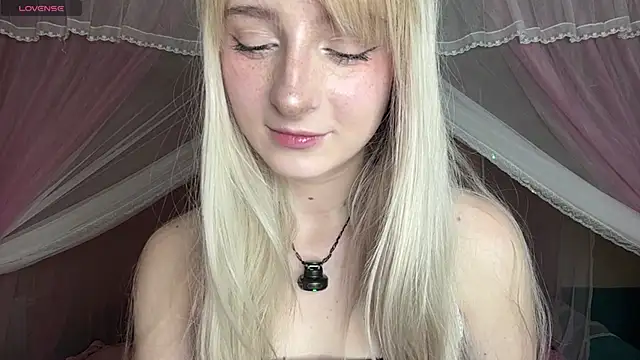 OnlyEva1 online show from May 2026 08:43:02 AM