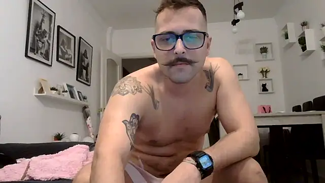 Snapshot of yanick931 chatting on May 2026 11:02:02 PM yanick931 online show from May 2026 11:02:02 PM