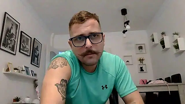 Snapshot of yanick931 chatting on May 2026 01:41:01 PM yanick931 online show from May 2026 01:41:01 PM