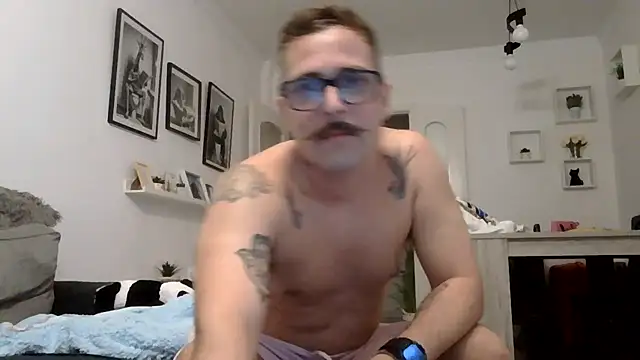 Snapshot of yanick931 chatting on May 2026 11:00:01 PM yanick931 online show from May 2026 11:00:01 PM